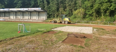 Sanierung der Leichtathletikbahn im Stadion Schlossblick nimmt Formen an